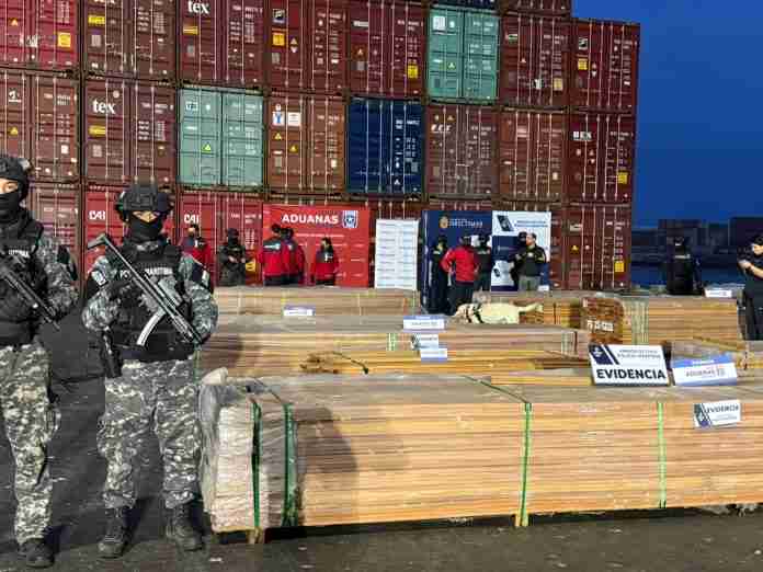 Chile incauta más de 100 toneladas de droga oculta en madera: la mayor ...